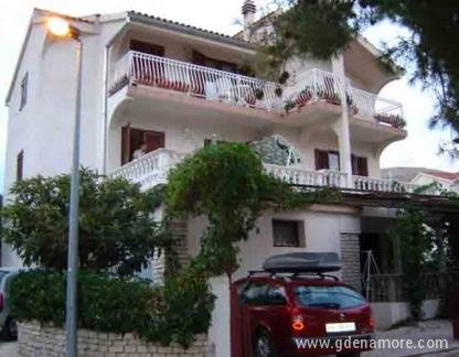 Apartments-Funke, Privatunterkunft im Ort Primo&scaron;ten, Kroatien - apartmani varnica